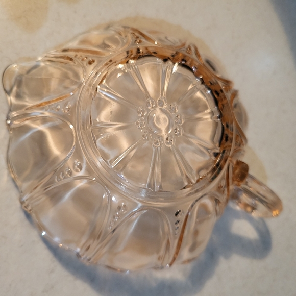 Pink Depression Glass Heart Bowl Oyster& Pearl Pattern by Anchor Hocking Vintage - Picture 9 of 9